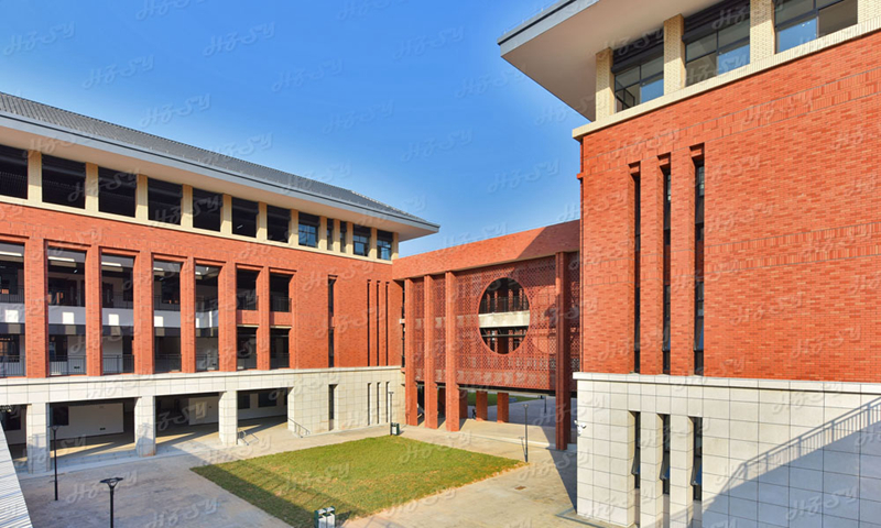 开学季，，，，，，，0033990威尼斯助力一波校园上新